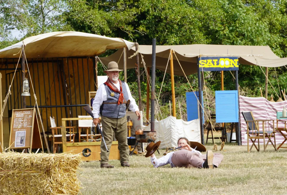 Lonestar re-enactment on display at Malvern Western show