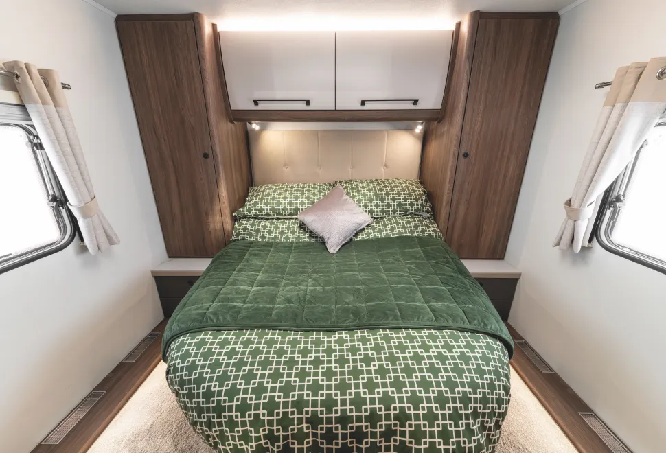 The large and luxury bedroom of the Buccaneer Starliner Barracuda