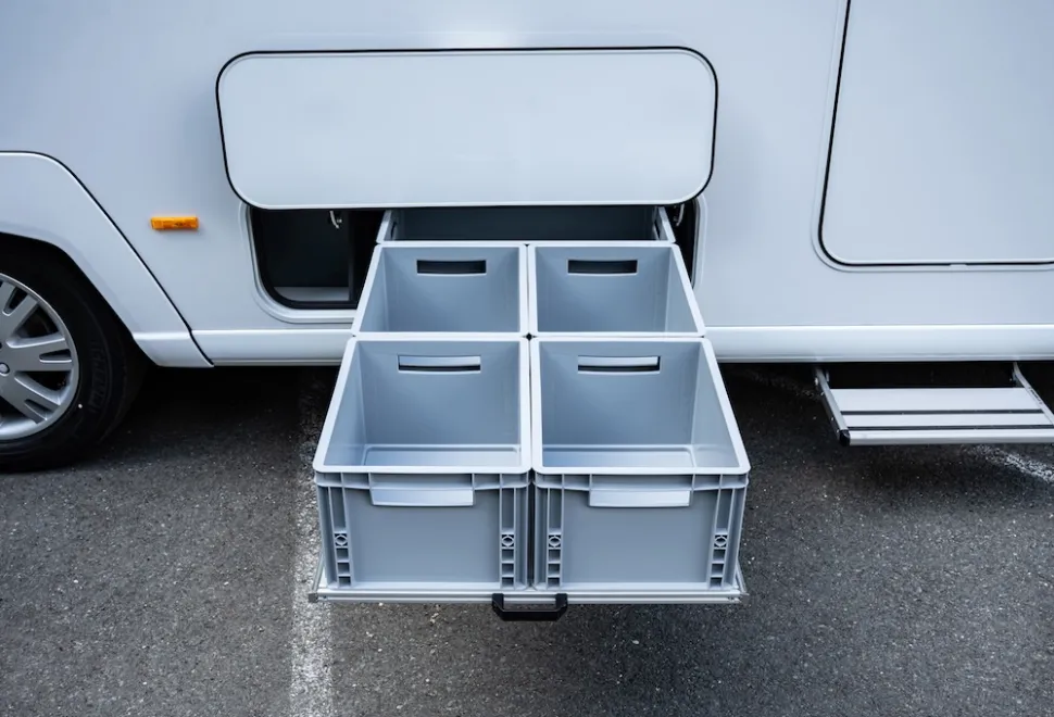 Slide out boxes is an option for double floor: Frankia Noctra Cruiser 7.6L