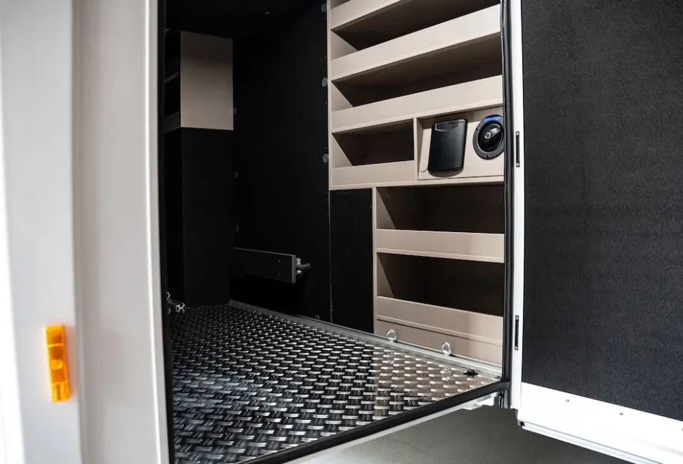 Storage in the garage and the convetional water filler point: Frankia Noctra Cruiser 7.6L