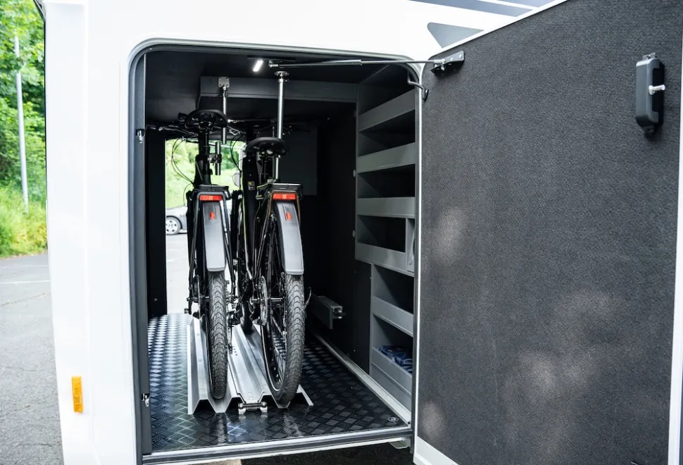 Optional bike rails in the garage: Frankia Noctra Cruiser 7.6L