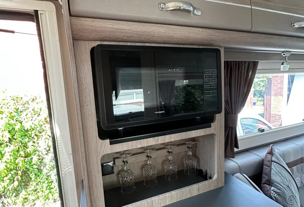 Auto-Sleepers Motorhomes  Broadway EK TB LP 2020