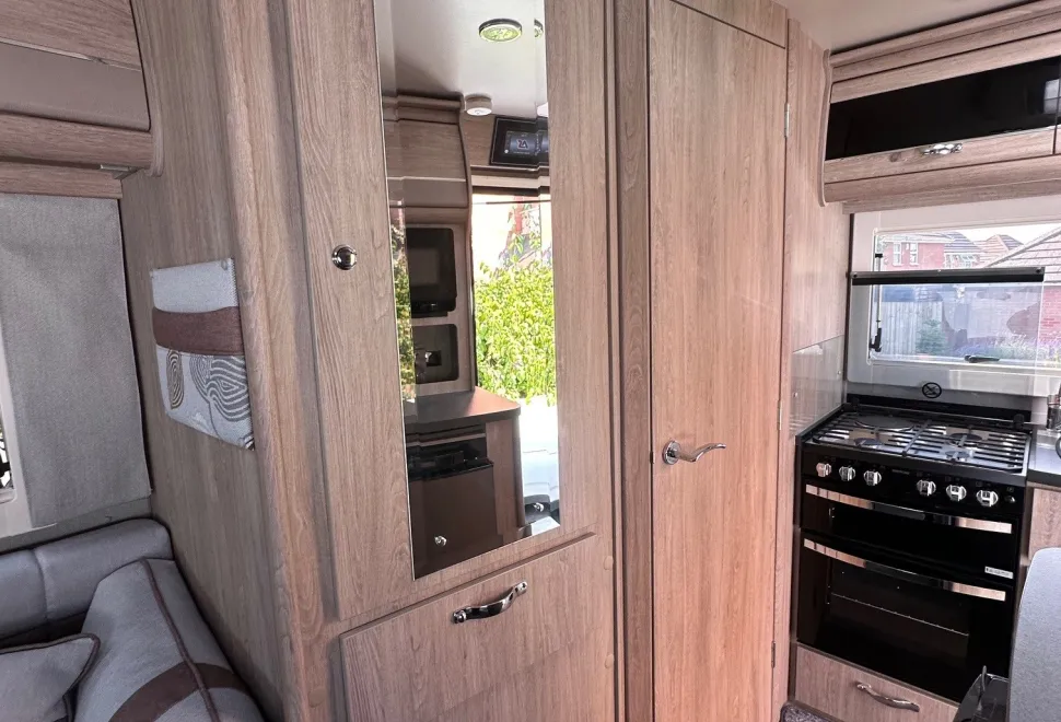 Auto-Sleepers Motorhomes  Broadway EK TB LP 2020