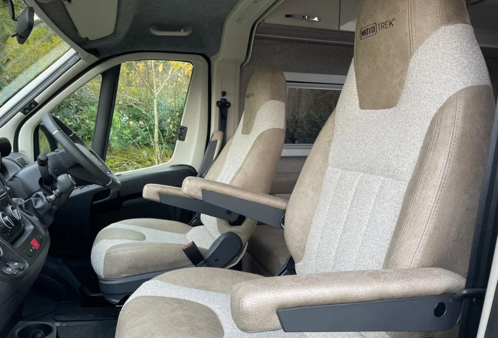 Leisure-Treka EB Elite Motorhome