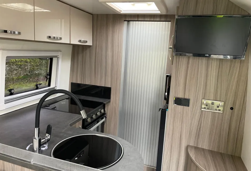 Leisure-Treka EB Elite Motorhome