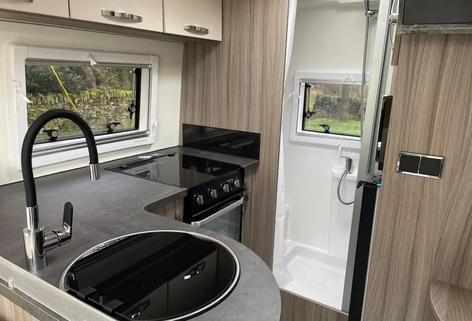 Leisure-Treka EB Elite Motorhome