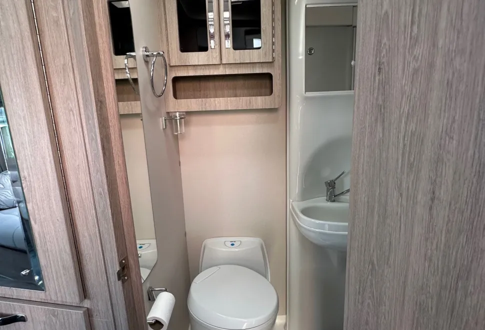 Auto-Sleepers Motorhomes  Broadway EK TB LP 2020