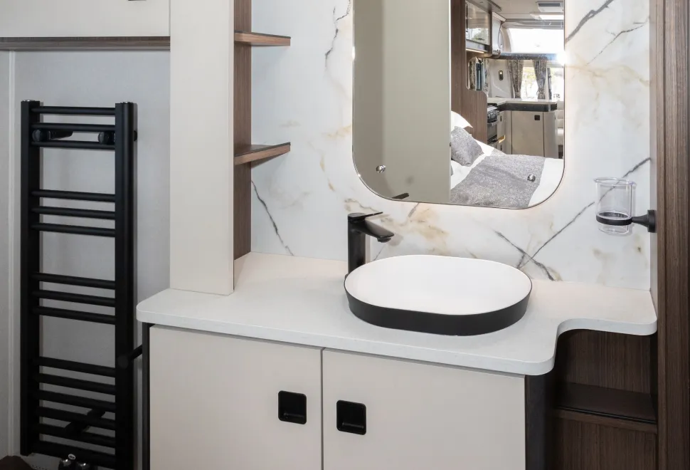 A super-luxury look in the washroom