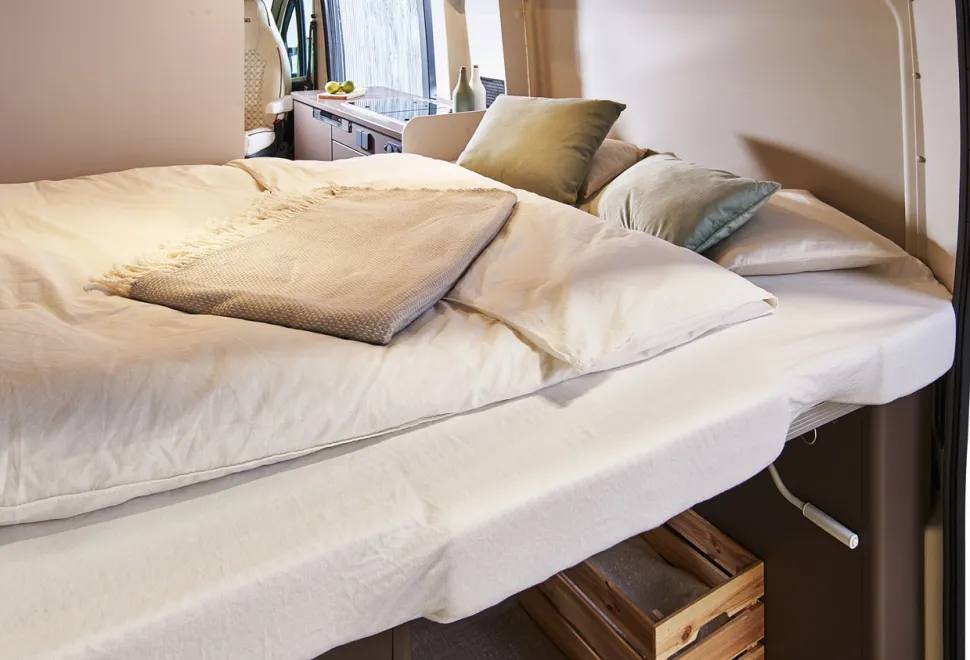 The bed inside the Bürstner B66 600 C