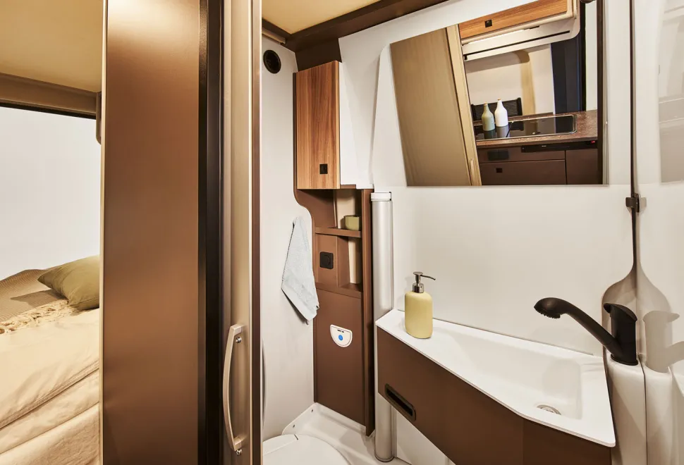The washroom inside the Bürstner B66 600 C