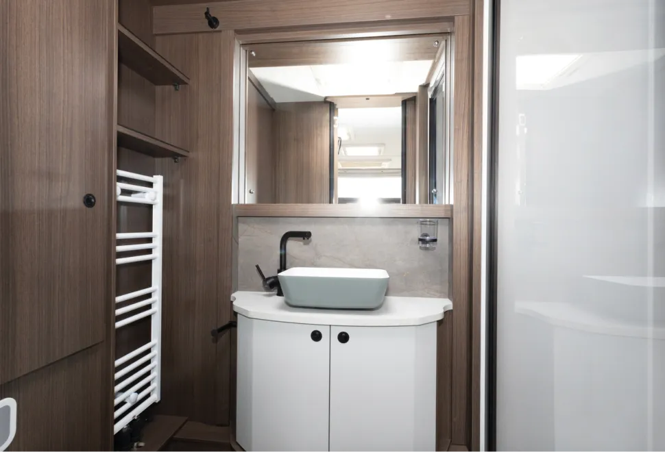 The washroom inside the Coachman Laser 480 Xtra