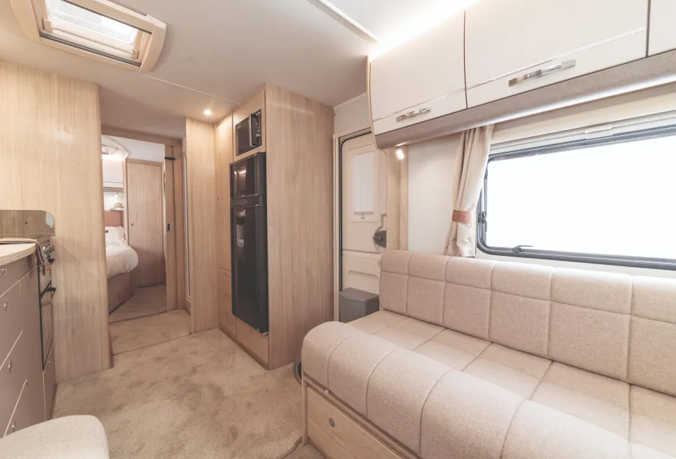 Inside the Elddis Whirlwind 868