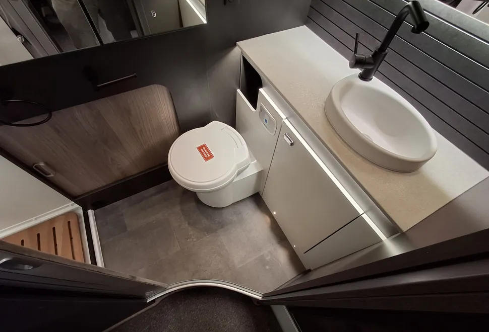 Swift Trekker 540 washroom