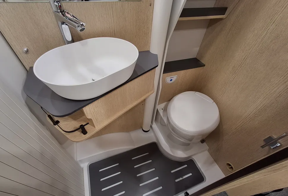 Giottiline Compact CX60 washroom