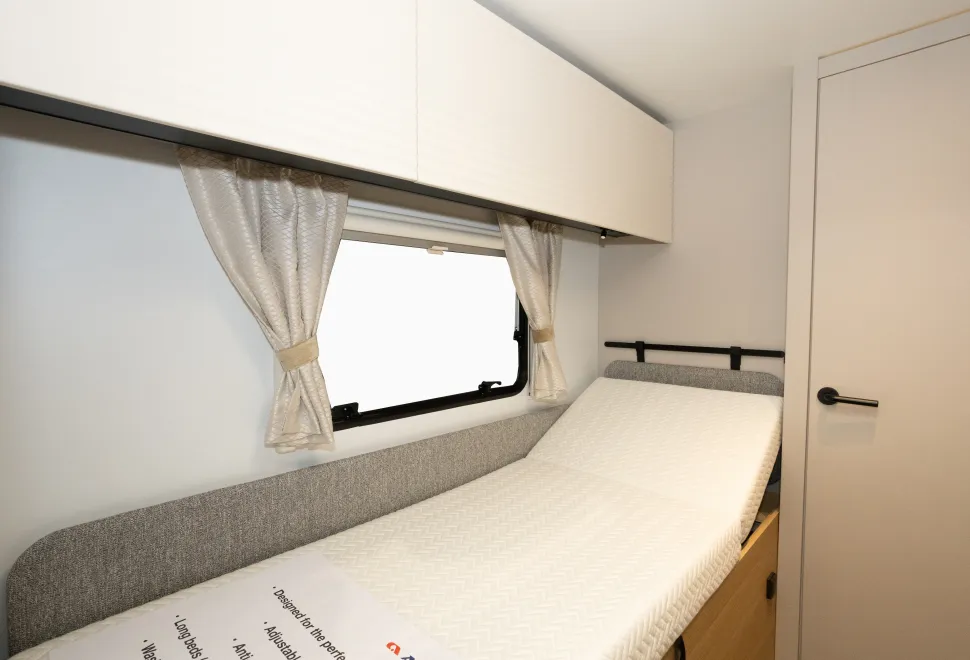 The pillow ends of the beds can be raised in the style of a sun lounger