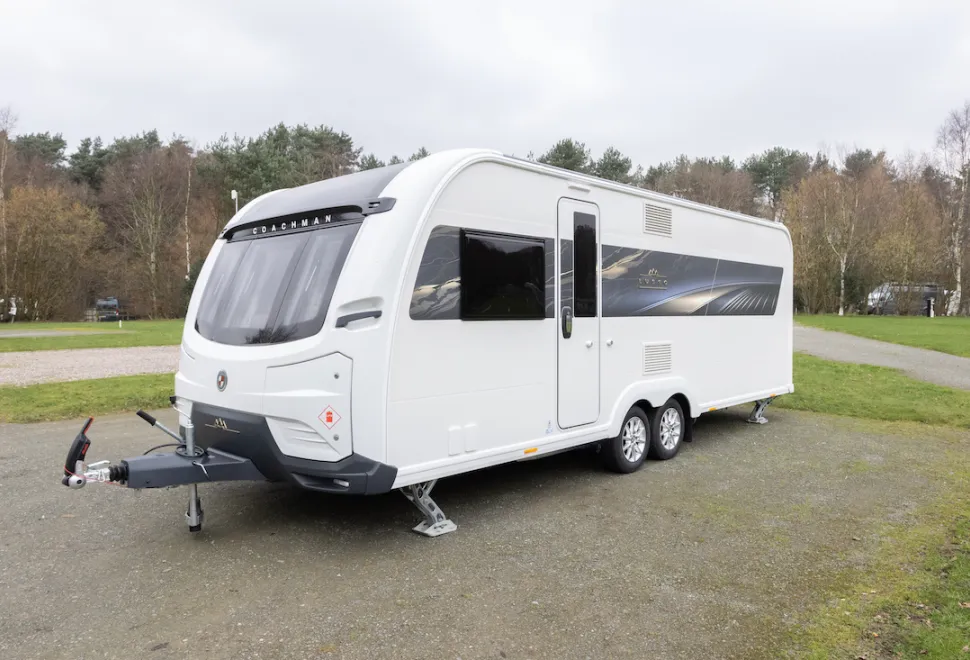 Exterior coachman lusso 4