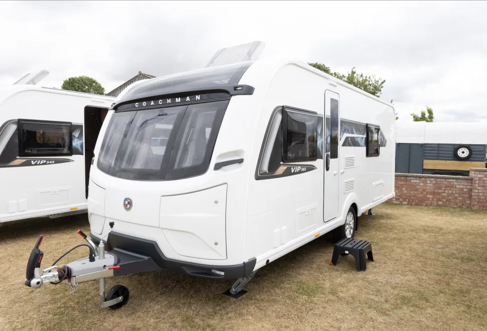 Coachman VIP 565 exterior