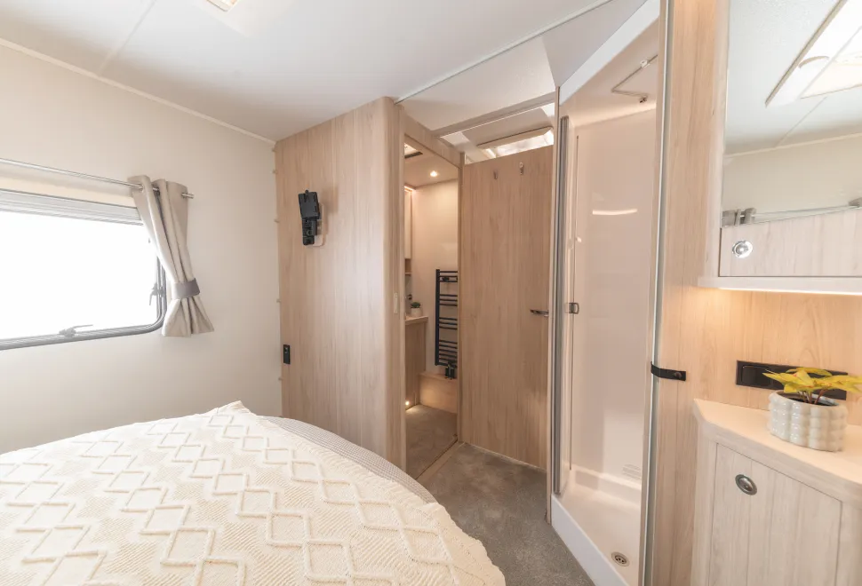 The bedroom of the elddis crusader aurora