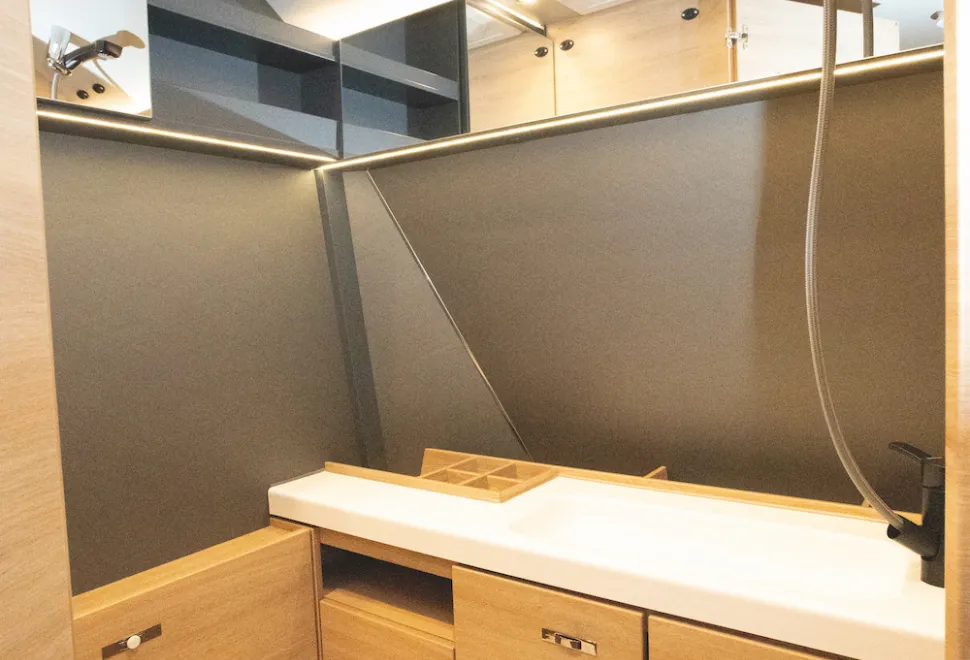 Knaus Yaseo 340PX washroom
