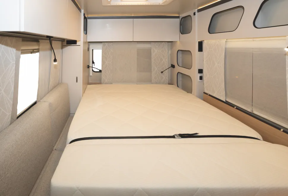 Knaus Yaseo 340PX bedroom