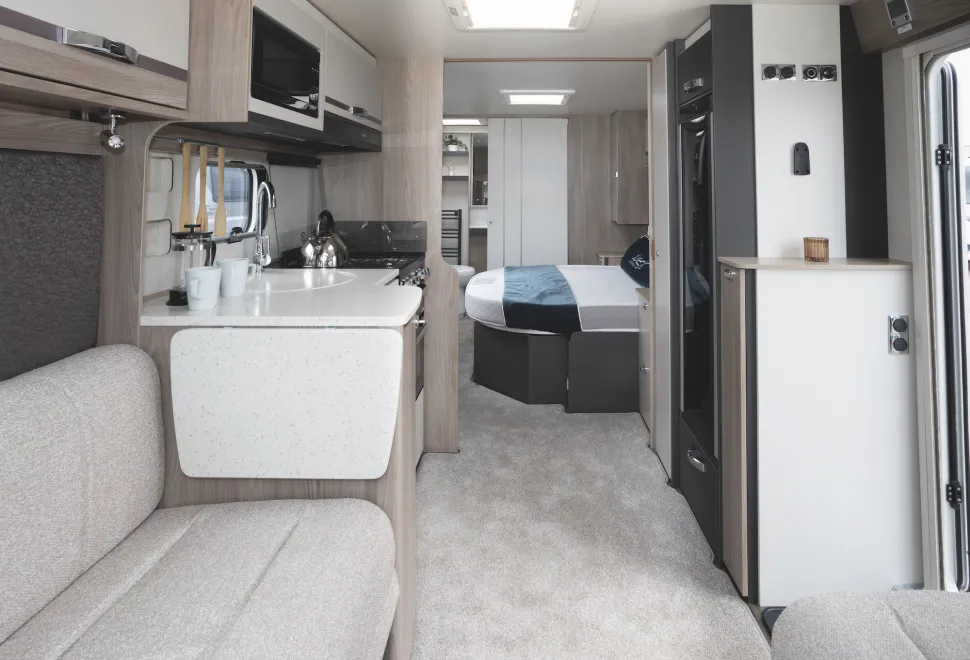 Swift Conqueror Grande 645 lounge