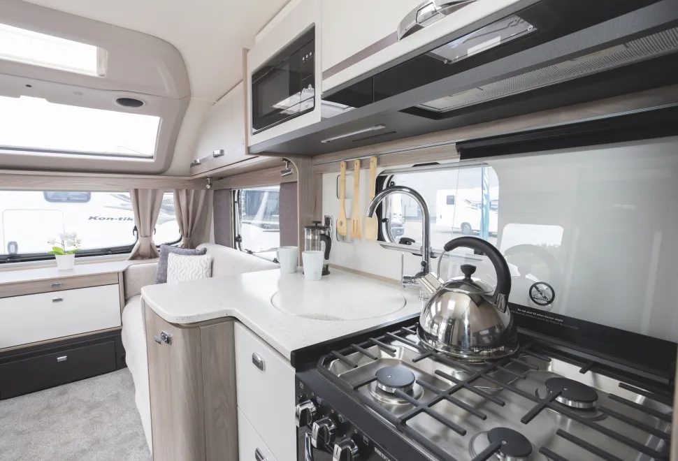 Swift Conqueror Grande 645 kitchen