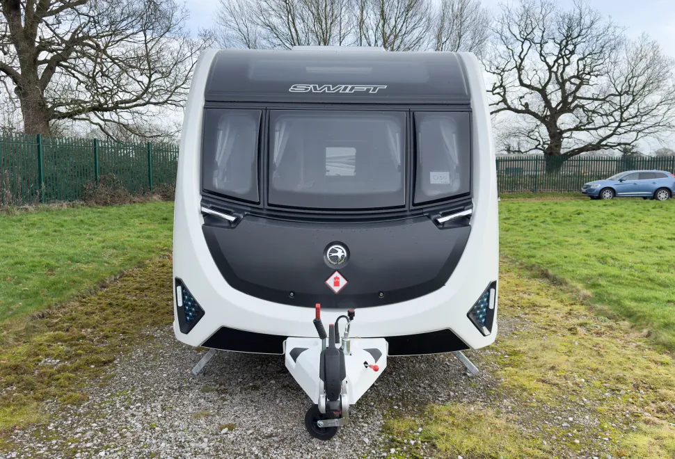 Swift Challenger 590 exterior