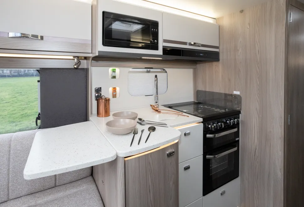 Kitchen of the Swift Conqueror Grande 560L