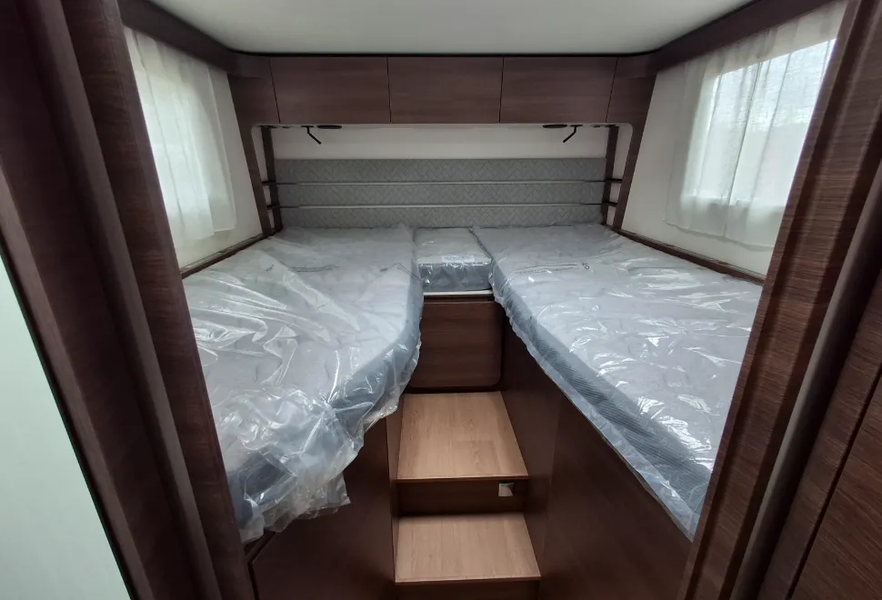 Rapido 8066dF motorhome bedroom