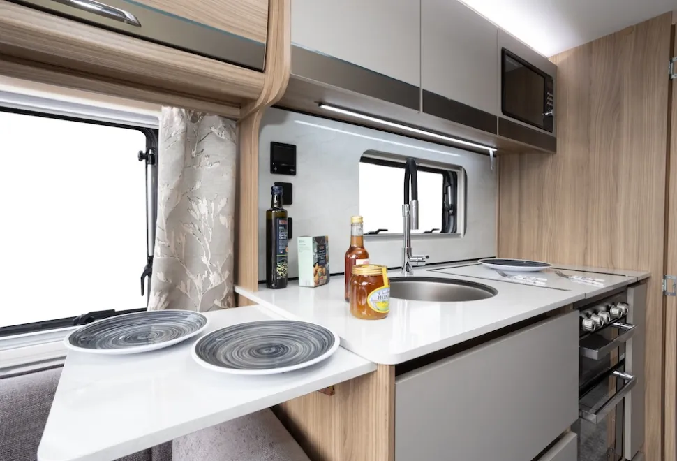Bailey Unicorn Deluxe Cabrera interior