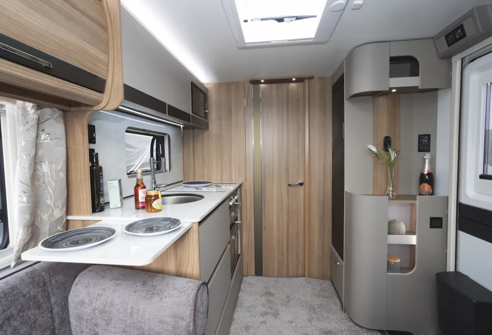 Bailey Unicorn Deluxe Cabrera interior