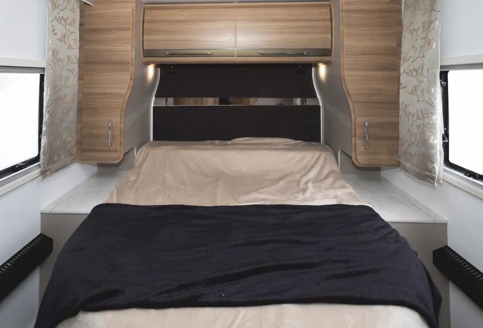 Bailey Unicorn Deluxe Cabrera interior