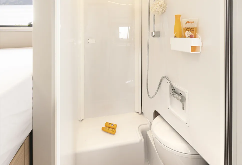 Dethleffs Globebus I 1 washroom in shower mode