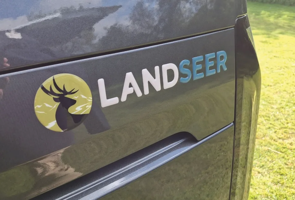 Landseer Custom 2.0 Rear Badge