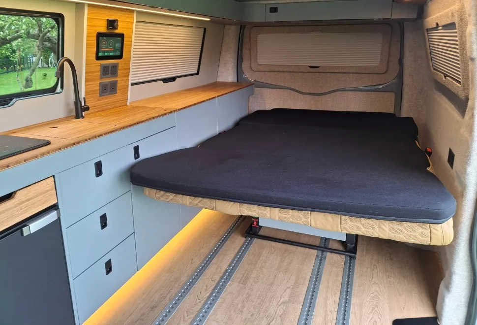 Wildtrack Panoramic Rear Bed