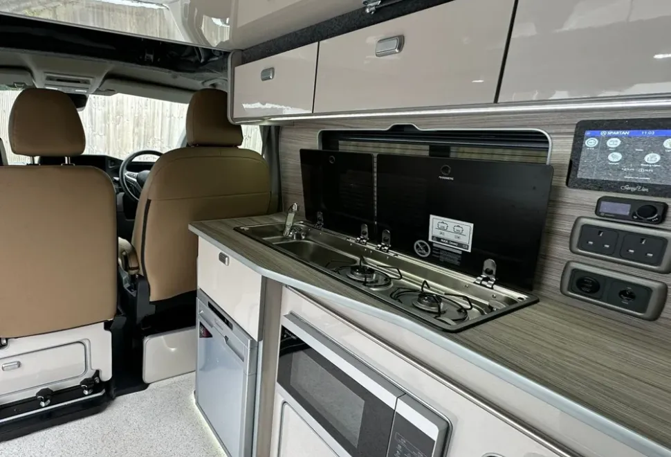 Volkswagen  Commerce Plus, T7 