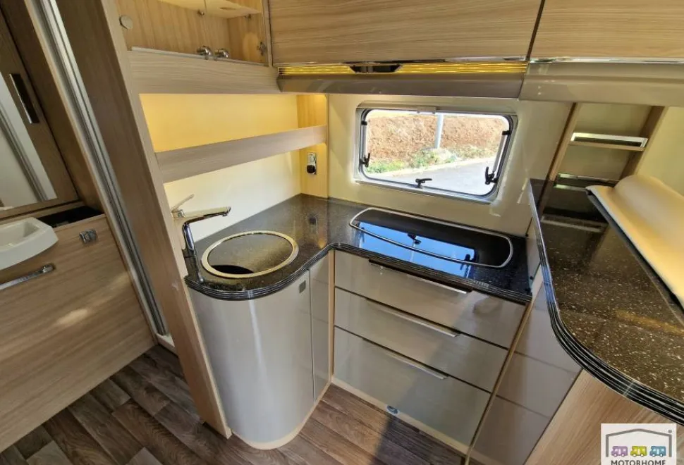 Burstner Ixeo IT 680G  2016