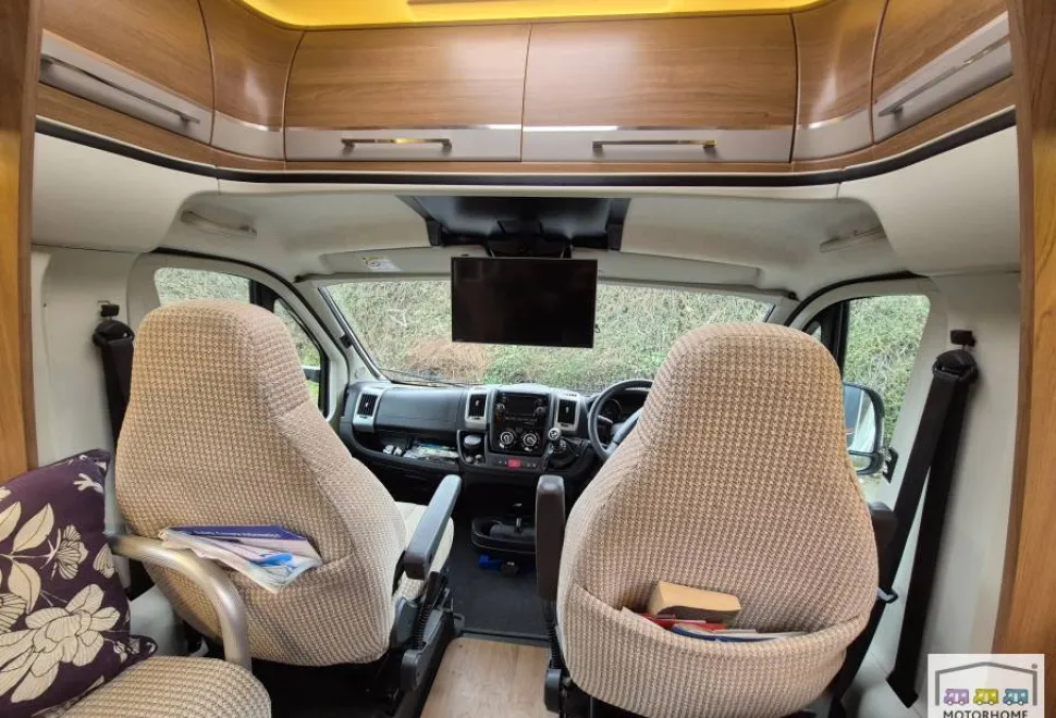 Auto-Trail Tracker FB 2015