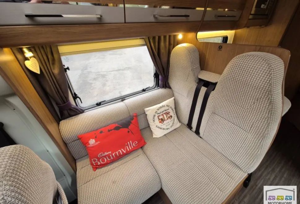 Auto-Trail Tracker FB 2015