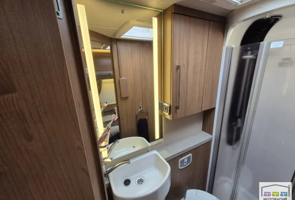 Auto-Trail Tracker FB 2015