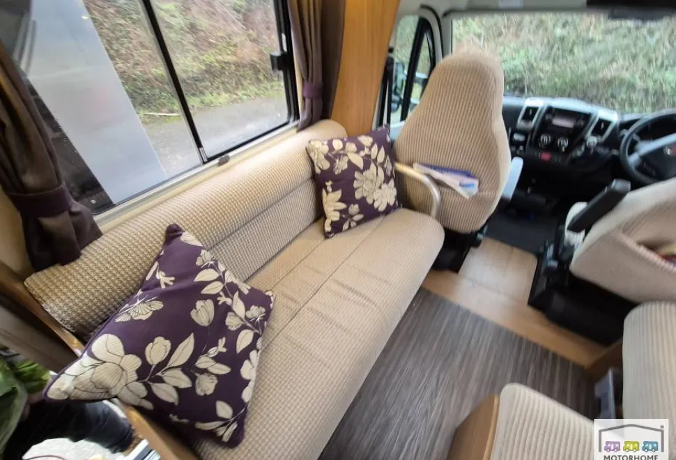 Auto-Trail Tracker FB 2015