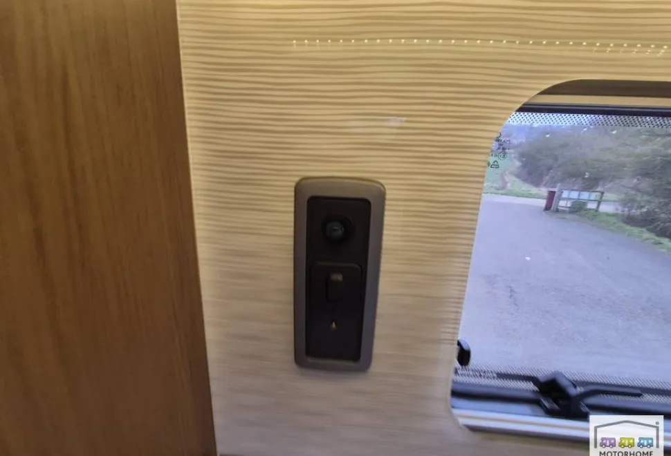 Auto-Trail Tracker FB 2015