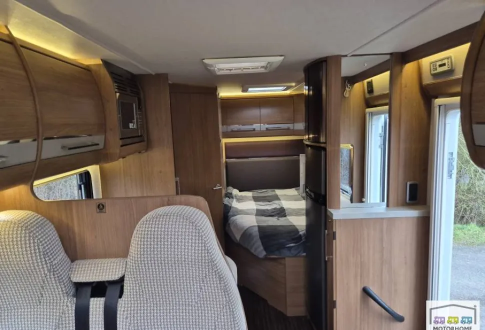 Auto-Trail Tracker FB 2015