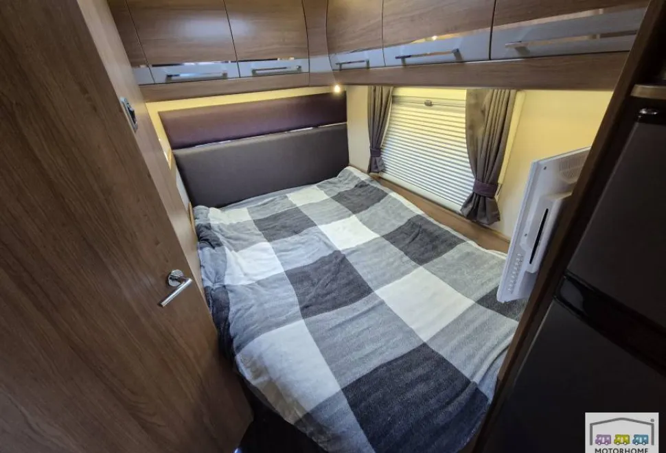 Auto-Trail Tracker FB 2015