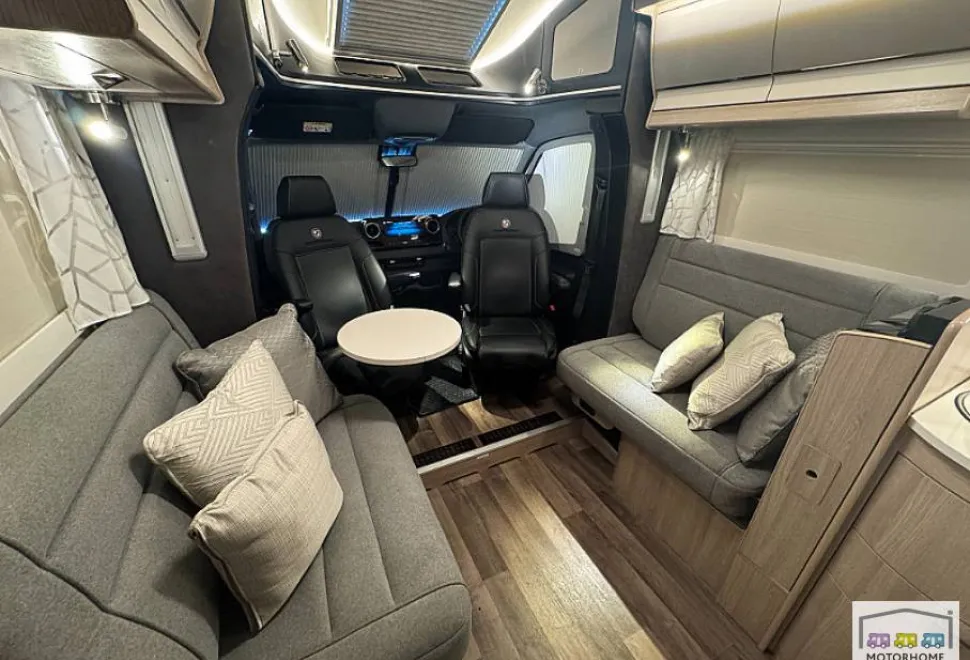 Coachman Travel Master  TM 545 2024