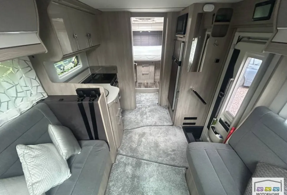 Coachman Travel Master  TM 545 2024