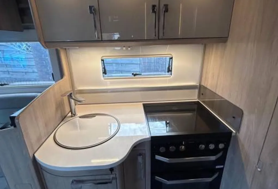 Coachman Travel Master  TM 545 2024