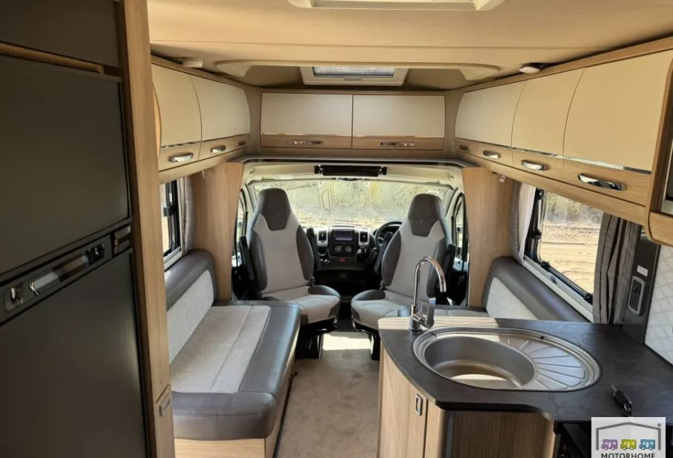 Auto-Trail Tracker FB 2020