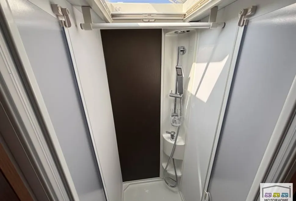 Adria Coral Plus 670sl 2017