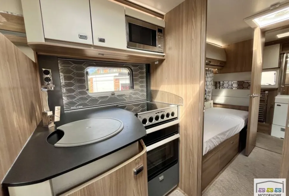 Swift Bolero 714SB Black Edition 2016